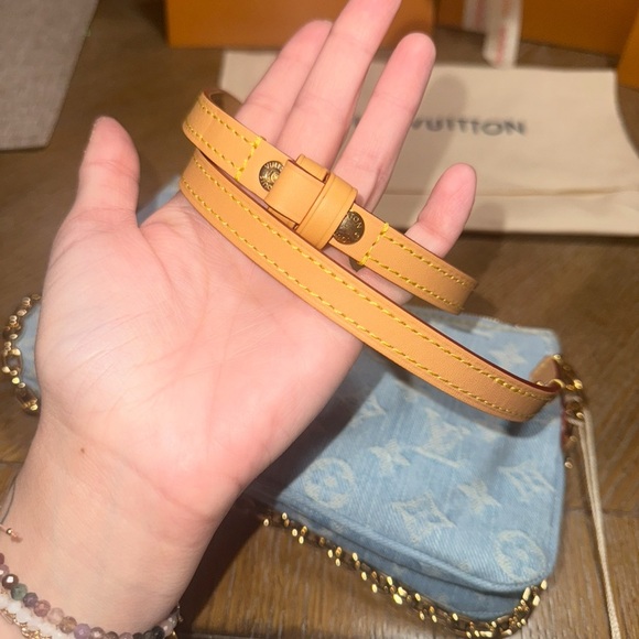 NIB Louis Vuitton Sky Blue Denim Liv Pochette - Picture 7 of 16